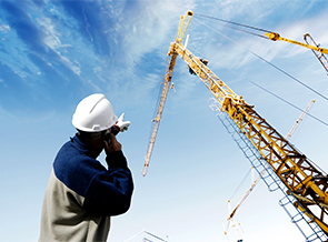 起重機(jī)在駕駛時注意事項(xiàng)說明！